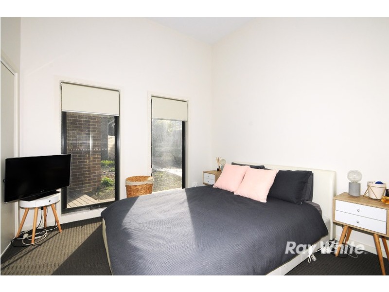 2/4 Goldborough Court, Frankston South VIC 3199