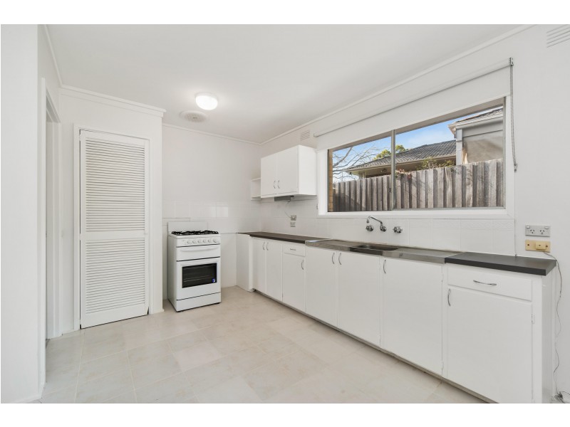 6 Carmel Court, Frankston VIC 3199