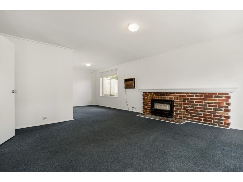 6 Carmel Court, Frankston VIC 3199