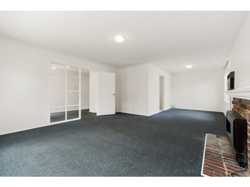 6 Carmel Court, Frankston VIC 3199