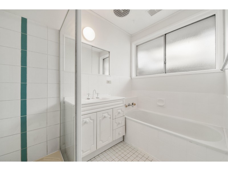 6 Carmel Court, Frankston VIC 3199