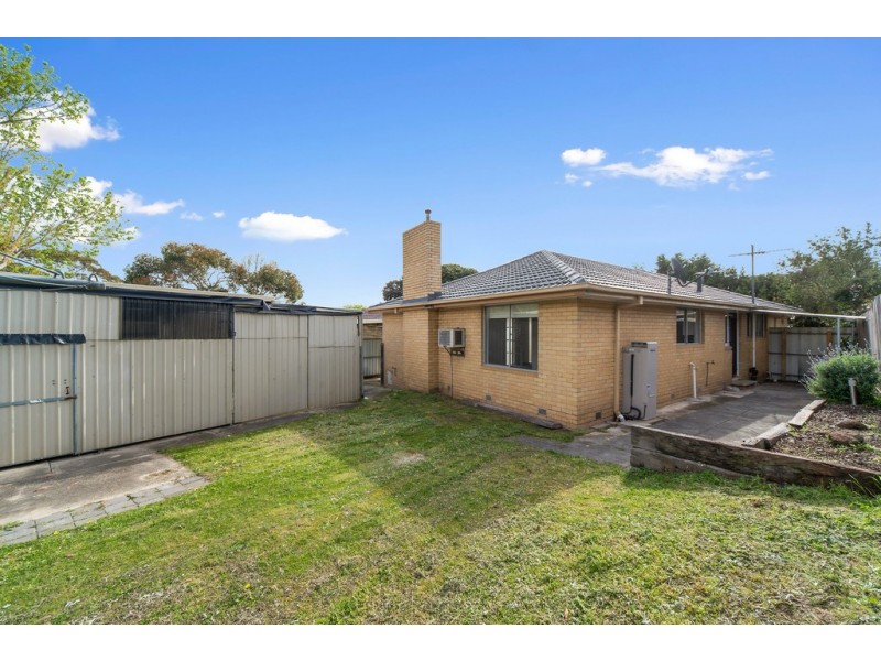 6 Carmel Court, Frankston VIC 3199