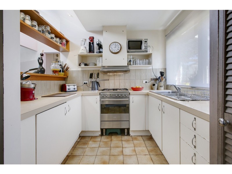 2/22 Robinia Street, Frankston VIC 3199