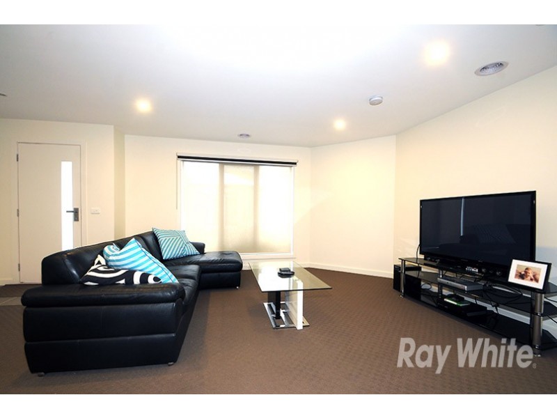 2/11 Kenilworth Avenue, Frankston VIC 3199