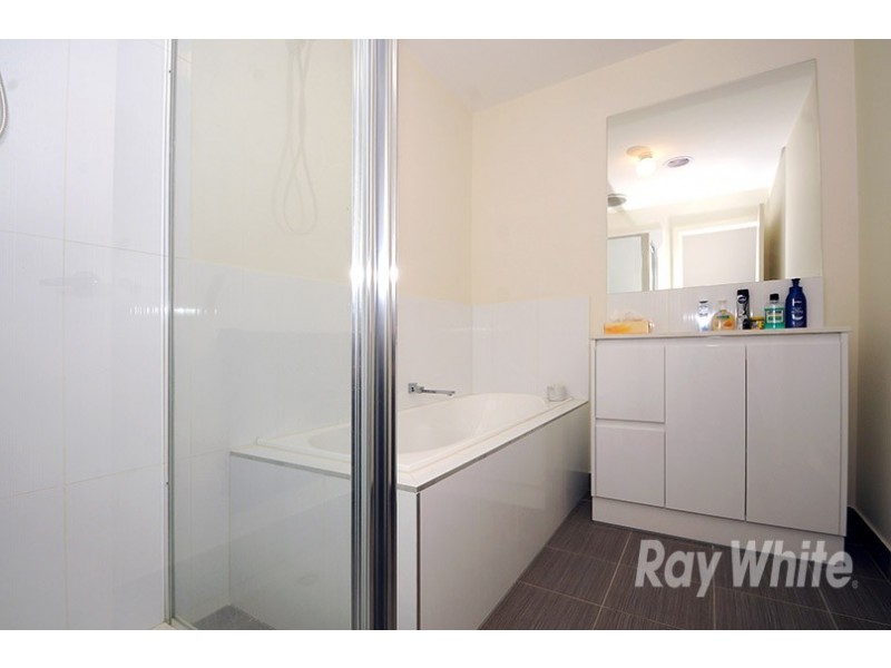 2/11 Kenilworth Avenue, Frankston VIC 3199