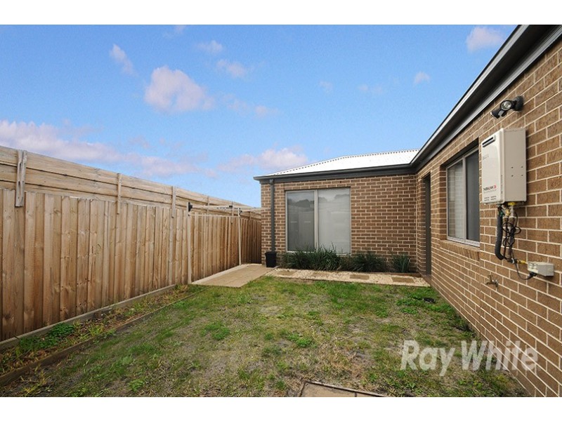 2/11 Kenilworth Avenue, Frankston VIC 3199