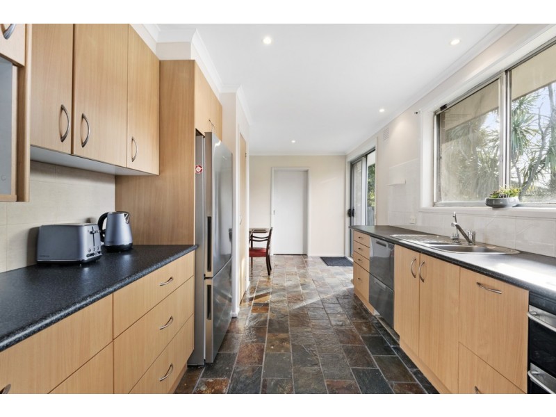 6 Lomar Court, Frankston VIC 3199