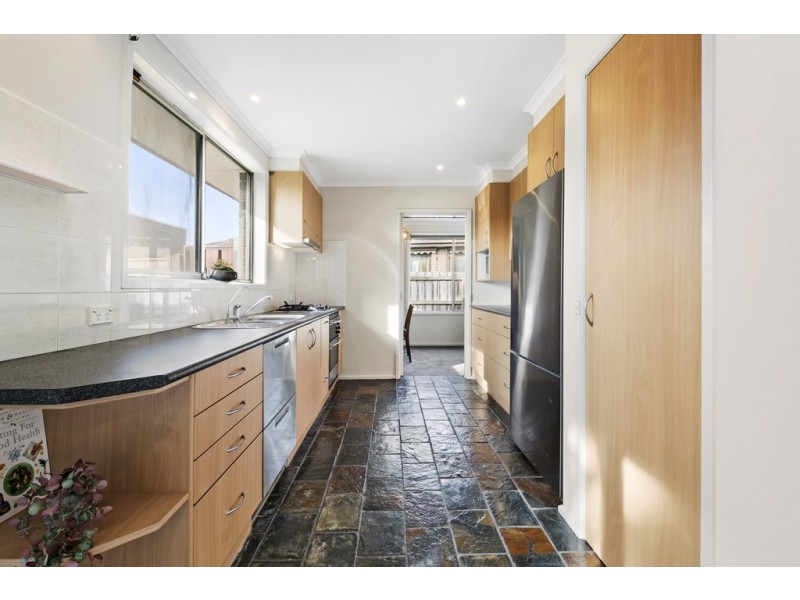 6 Lomar Court, Frankston VIC 3199