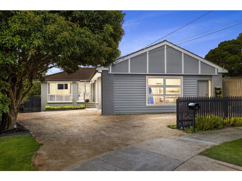 5 Corowa Place, Frankston VIC 3199