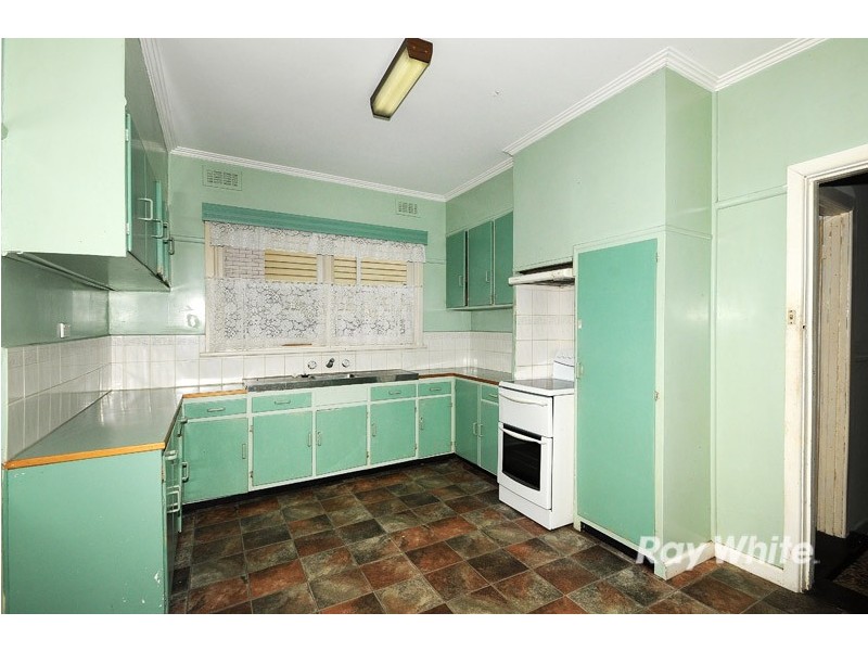 24 Leonard Street, Frankston VIC 3199