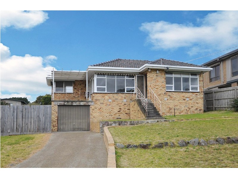 24 Hillcrest Road, Frankston VIC 3199