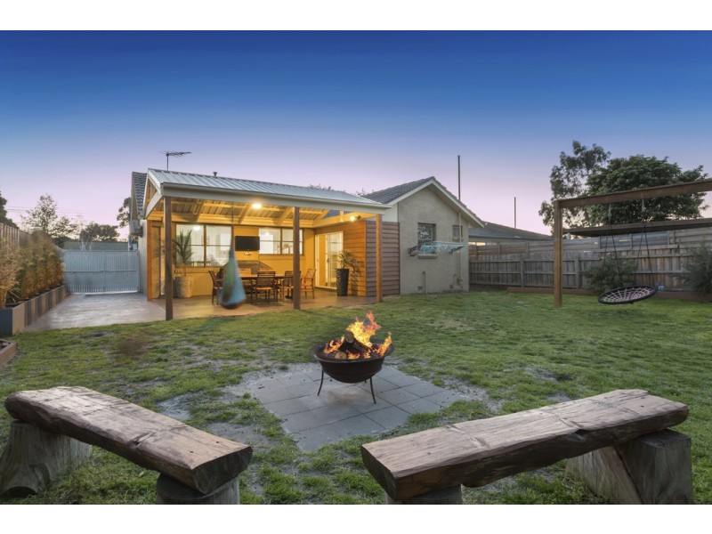 35 Nodding Avenue, Frankston North VIC 3200