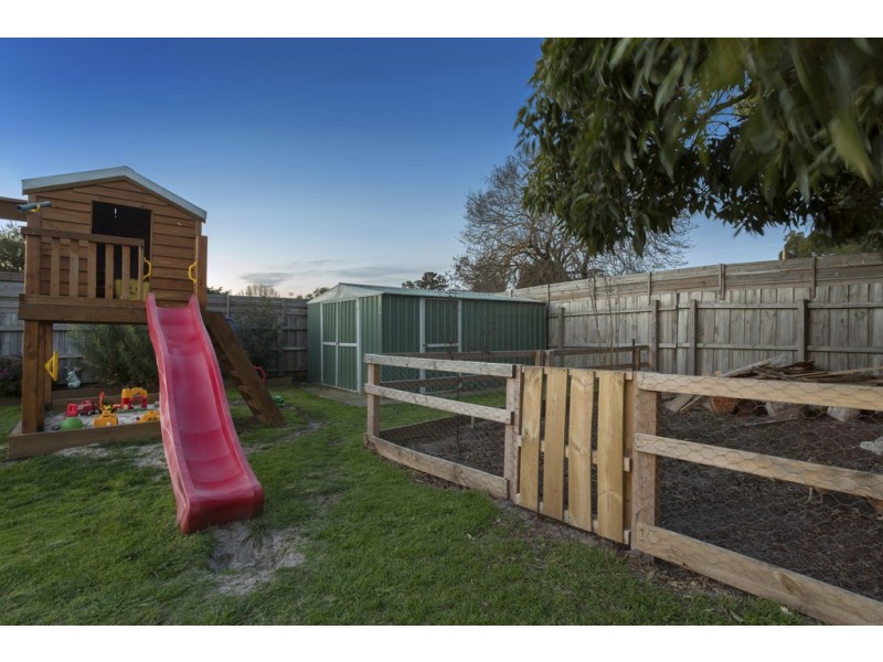 35 Nodding Avenue, Frankston North VIC 3200