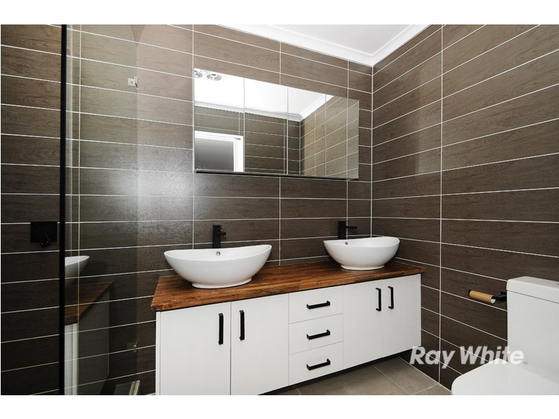 4 Casale Court, Frankston VIC 3199