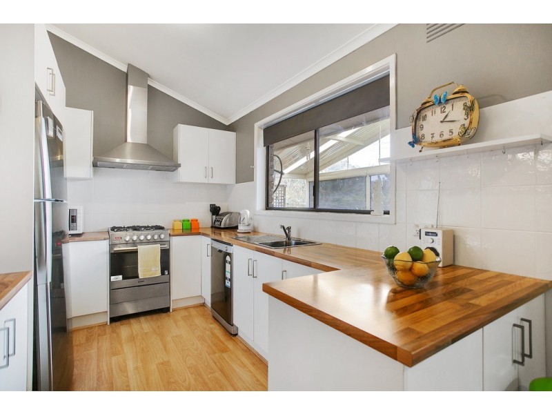 32 Willow Road, Frankston VIC 3199