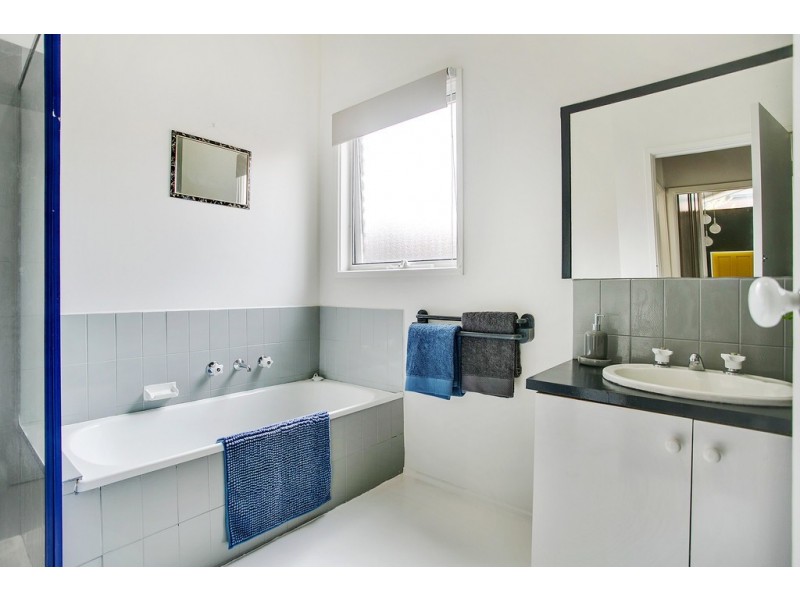 32 Willow Road, Frankston VIC 3199