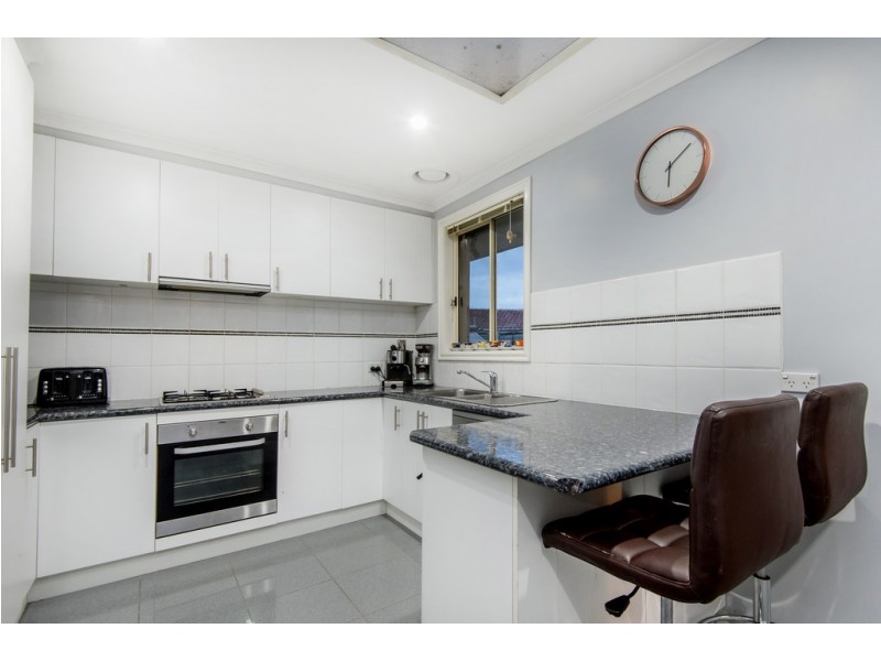 2 Golden Court, Frankston North VIC 3200