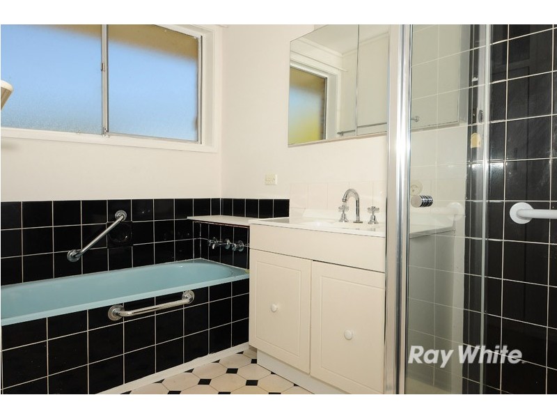 27 Berberis Crescent, Frankston VIC 3199