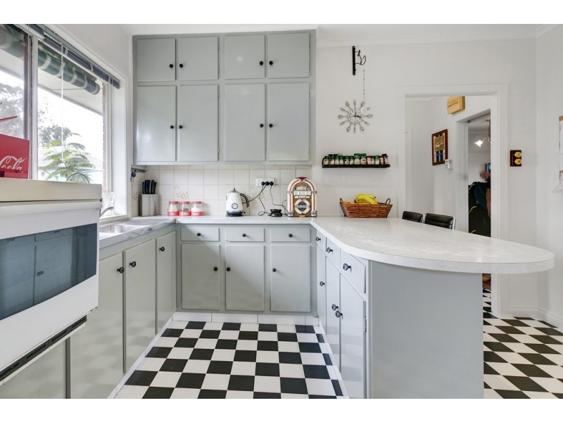 60 Pine Street, Frankston North VIC 3200