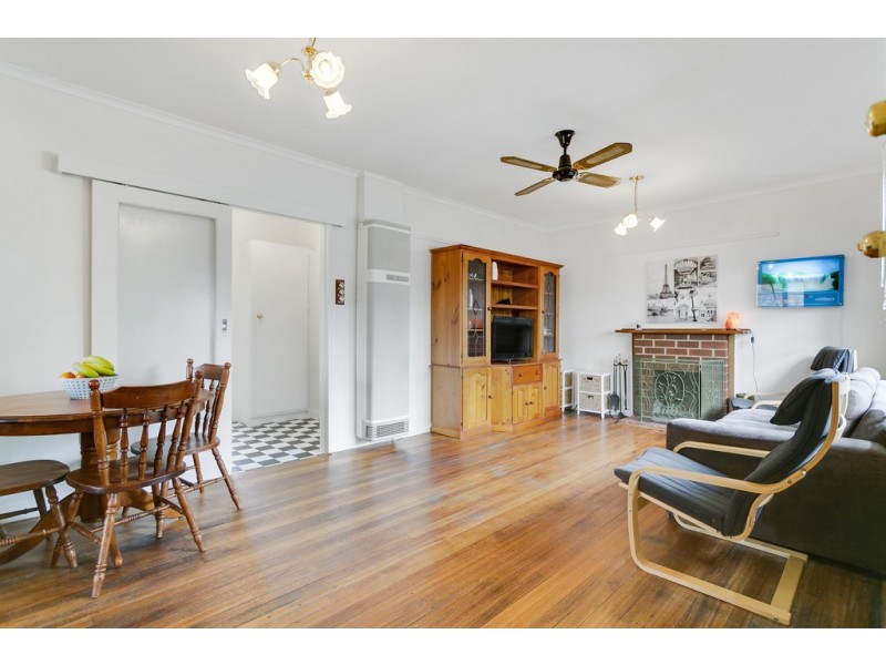 60 Pine Street, Frankston North VIC 3200