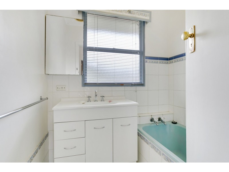 60 Pine Street, Frankston North VIC 3200