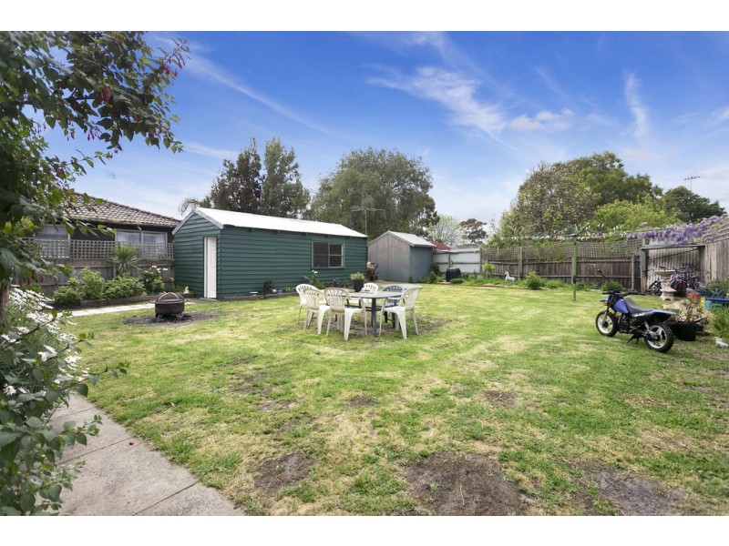 60 Pine Street, Frankston North VIC 3200