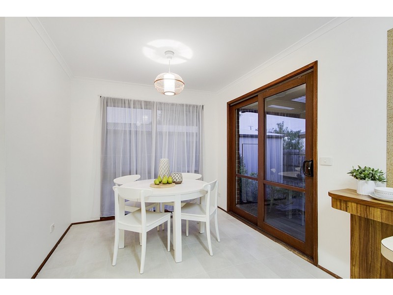 18 Charleville Court, Carrum Downs VIC 3201