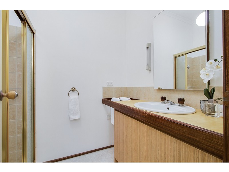 18 Charleville Court, Carrum Downs VIC 3201