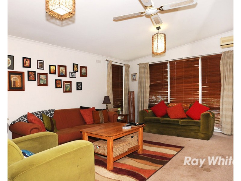 1/37 Bouvardia Crescent, Frankston North VIC 3200