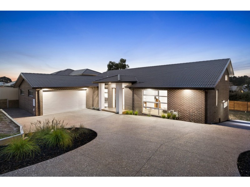 22 Peter Chance Crescent, Langwarrin VIC 3910