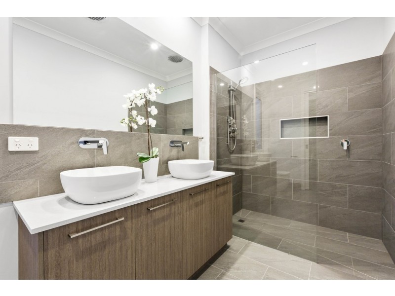 22 Peter Chance Crescent, Langwarrin VIC 3910