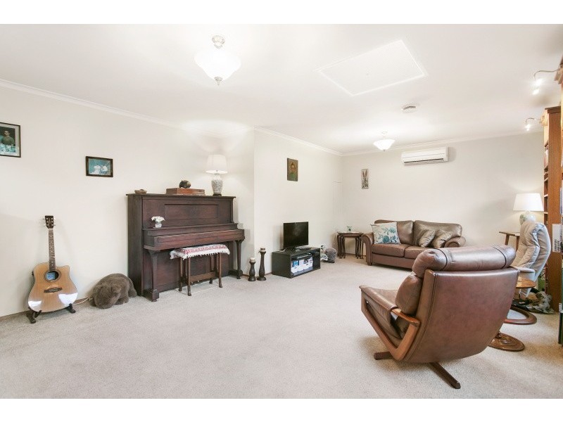 69 Excelsior Drive, Frankston North VIC 3200