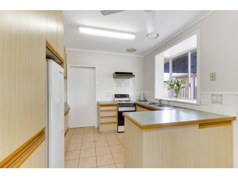 24 Armata Crescent, Frankston North VIC 3200