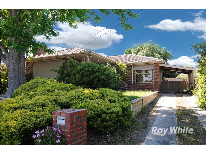 8 Carmel Court, Frankston VIC 3199