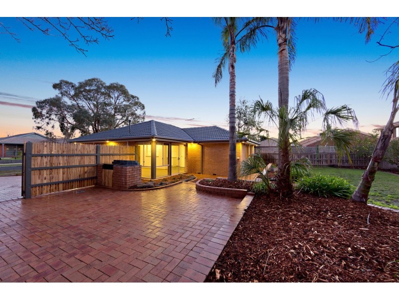 19 Bokissa Drive, Frankston VIC 3199