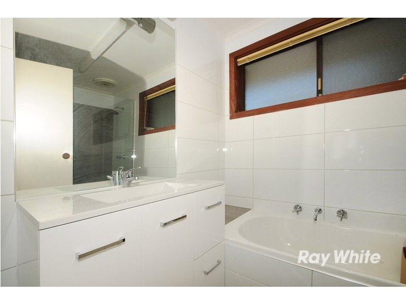 2/2 Holmes Street, Frankston VIC 3199
