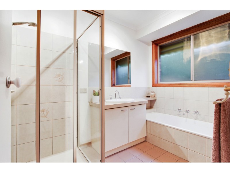 24 Balmerino Square, Frankston VIC 3199