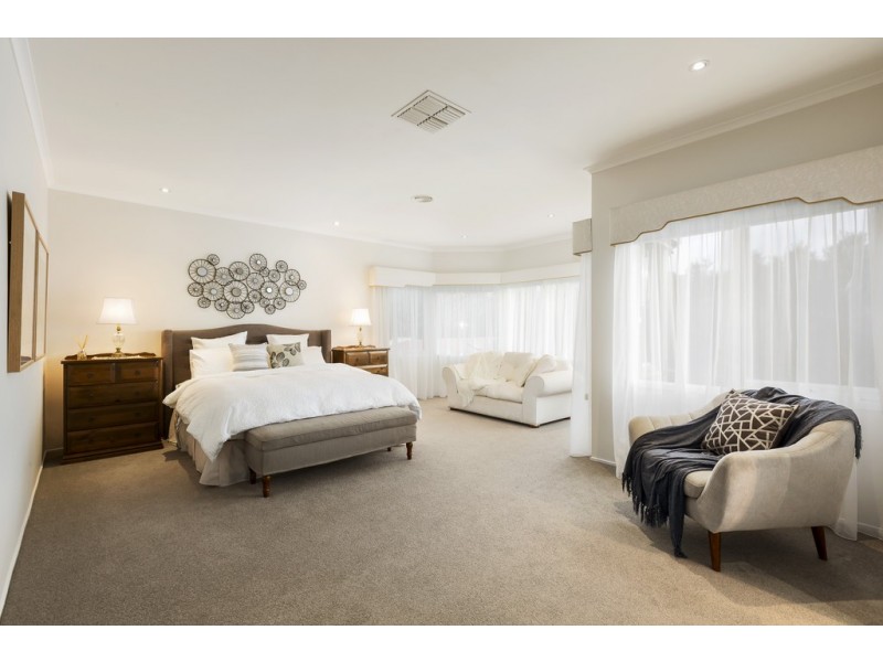 5 Carnea Close, Frankston South VIC 3199