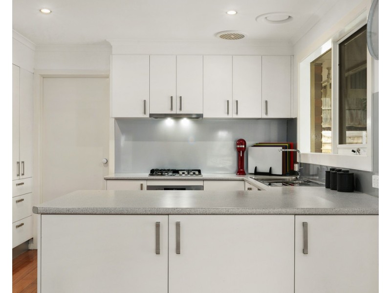 6 Chamouni Court, Frankston VIC 3199