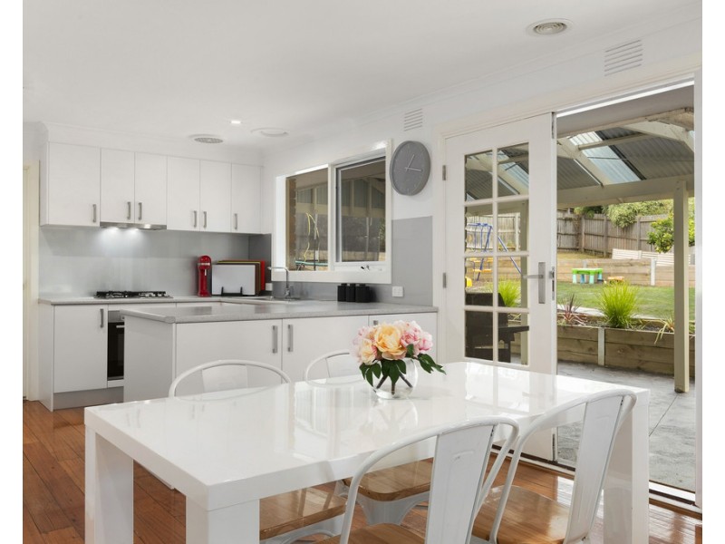 6 Chamouni Court, Frankston VIC 3199