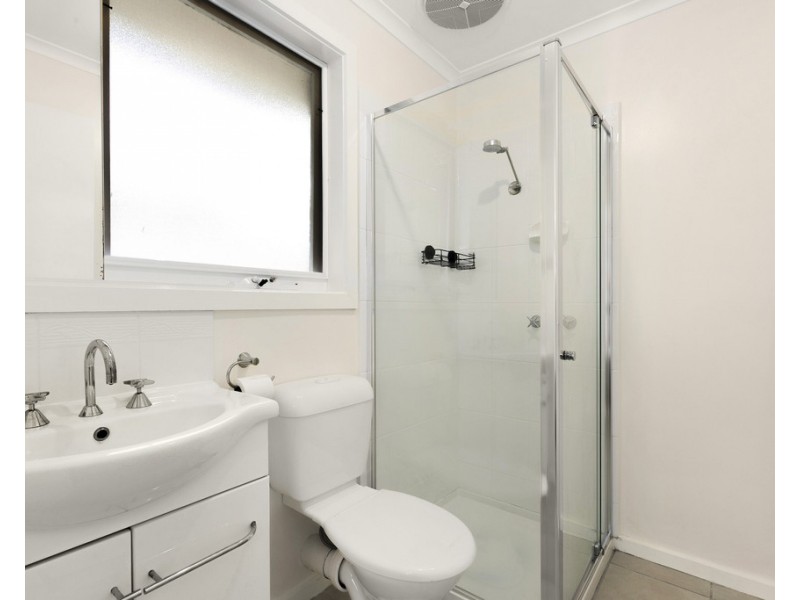 6 Chamouni Court, Frankston VIC 3199