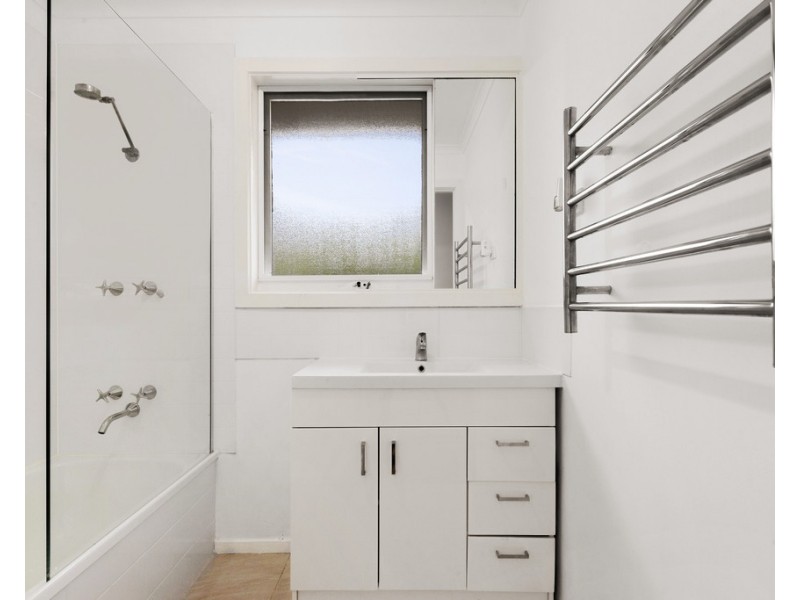 6 Chamouni Court, Frankston VIC 3199