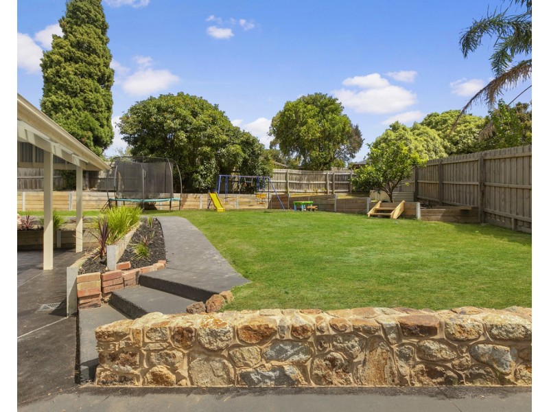 6 Chamouni Court, Frankston VIC 3199