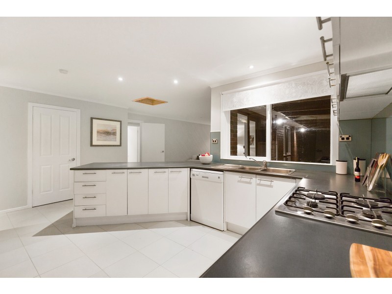 9 Finisterre Court, Frankston VIC 3199