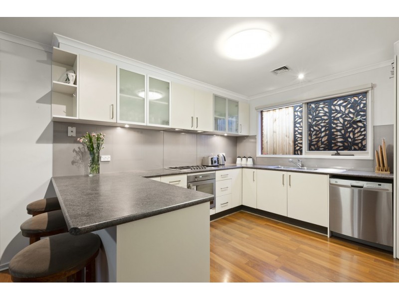 9 Helsal Court, Frankston VIC 3199