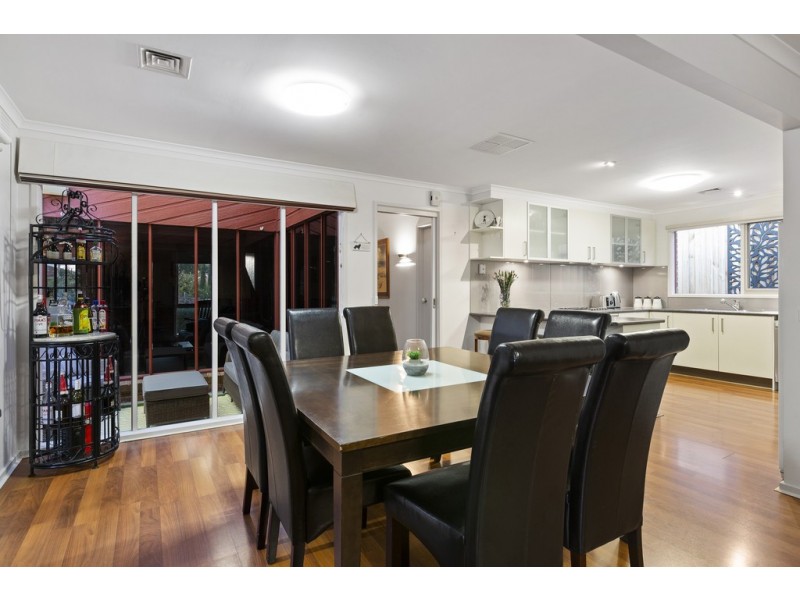 9 Helsal Court, Frankston VIC 3199