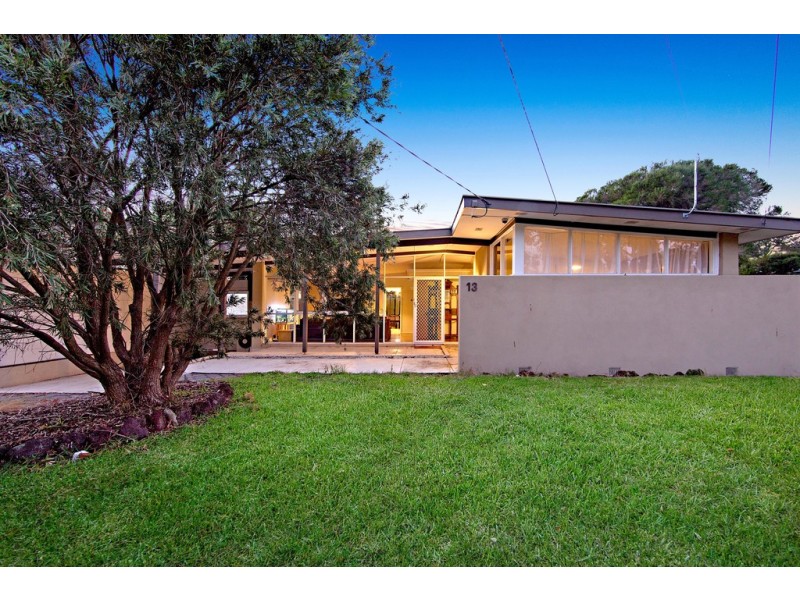 13 Derna Crescent, Frankston VIC 3199