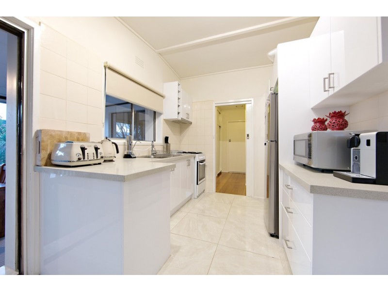 13 Derna Crescent, Frankston VIC 3199