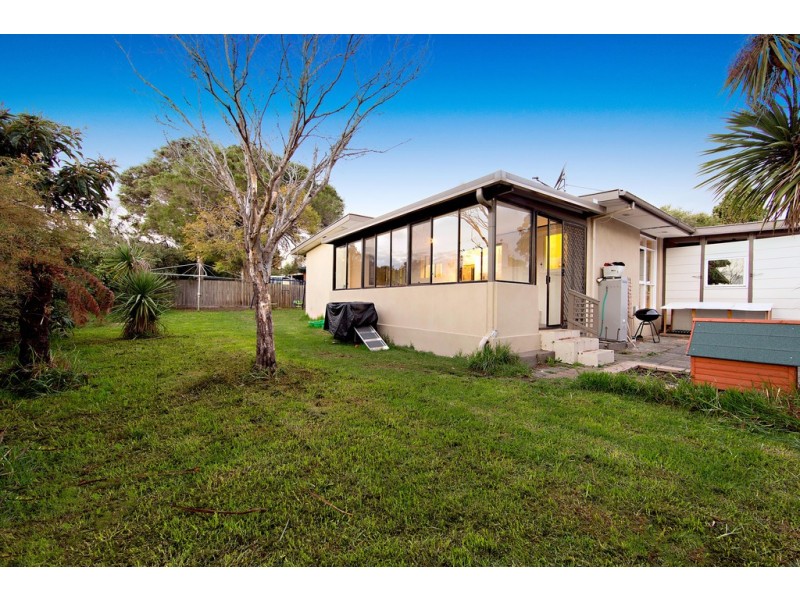 13 Derna Crescent, Frankston VIC 3199
