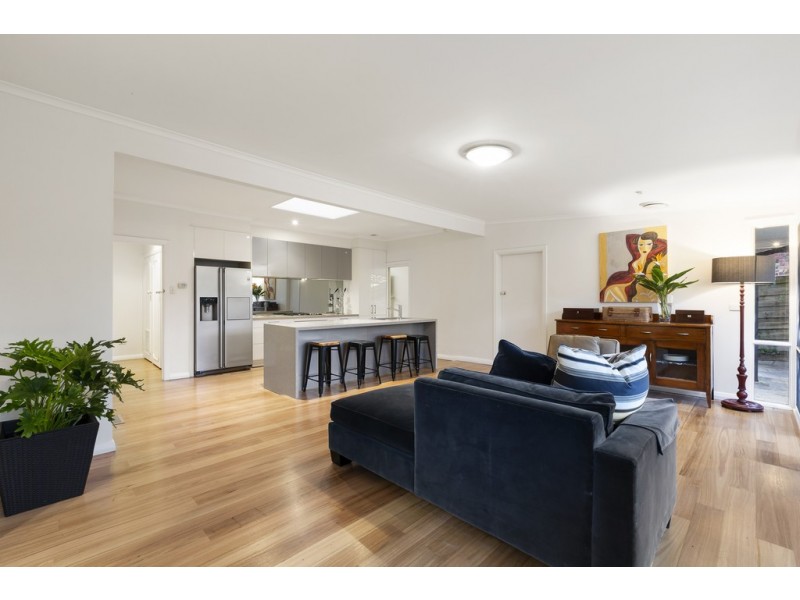 8 Bruarong Crescent, Frankston South VIC 3199